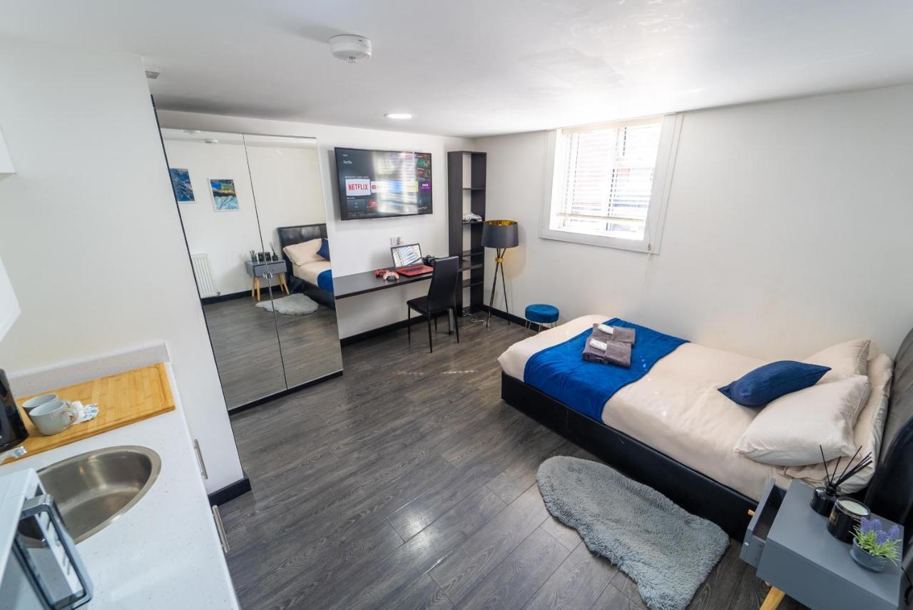 Staysa Equipped Studios Near Qe And Uob In Guesthouse Close To The City! Birmingham Exterior foto